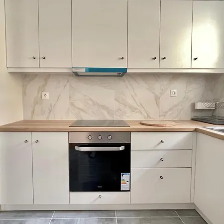 3-bedroom Elegant In The Center Apartment *