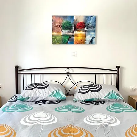 3-bedroom Elegant In The Center Apartment *
