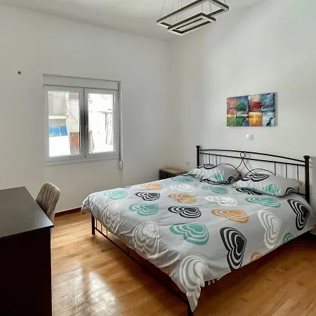 3-bedroom Elegant In The Center Apartment *