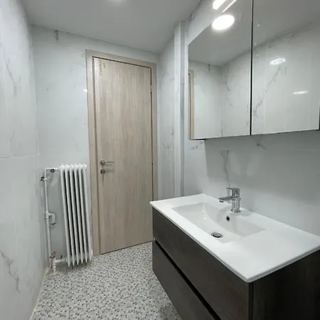 3-bedroom Elegant In The Center *