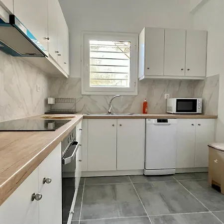 Διαμέρισμα 3-bedroom Elegant In The Center *