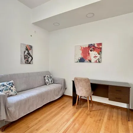 3-bedroom Elegant In The Center Διαμέρισμα *